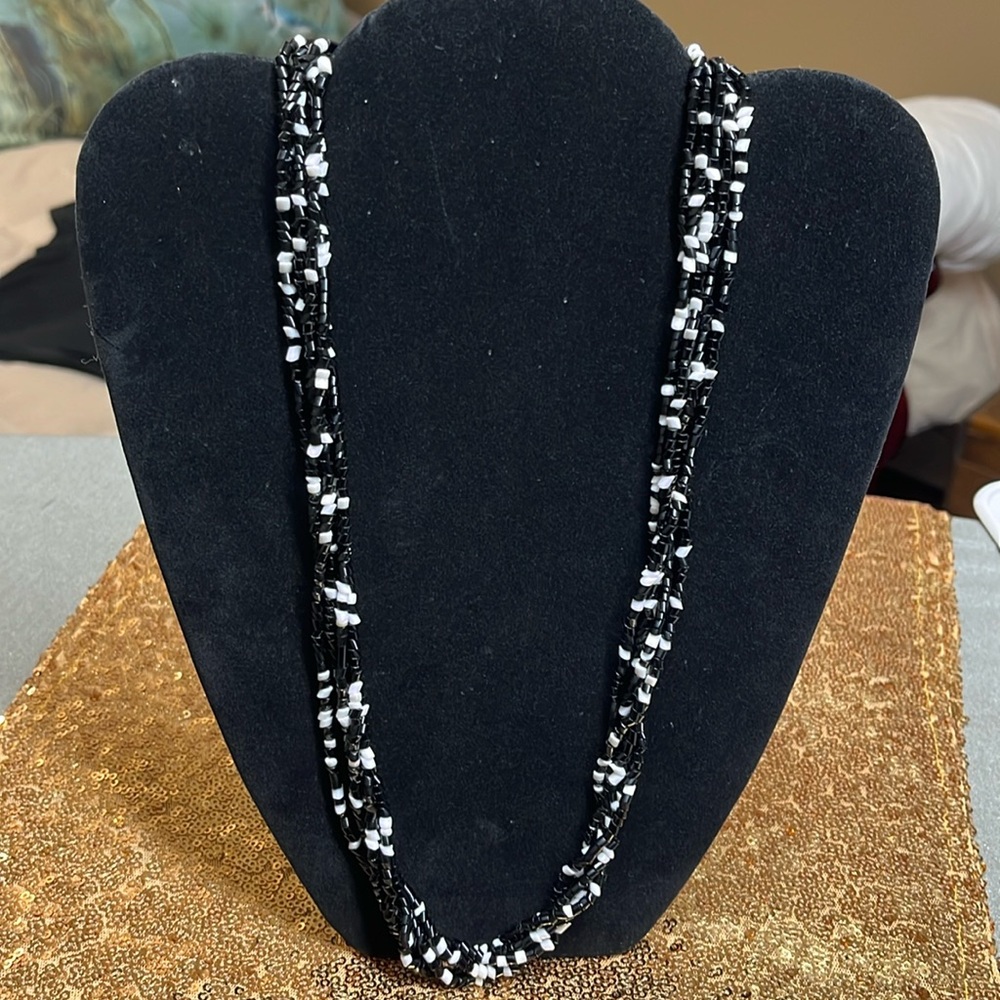 Vintage Black and White Bead necklace